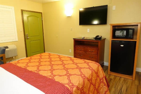 Tropic Lodge image 24