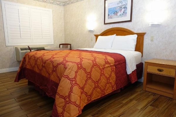 Tropic Lodge image 9